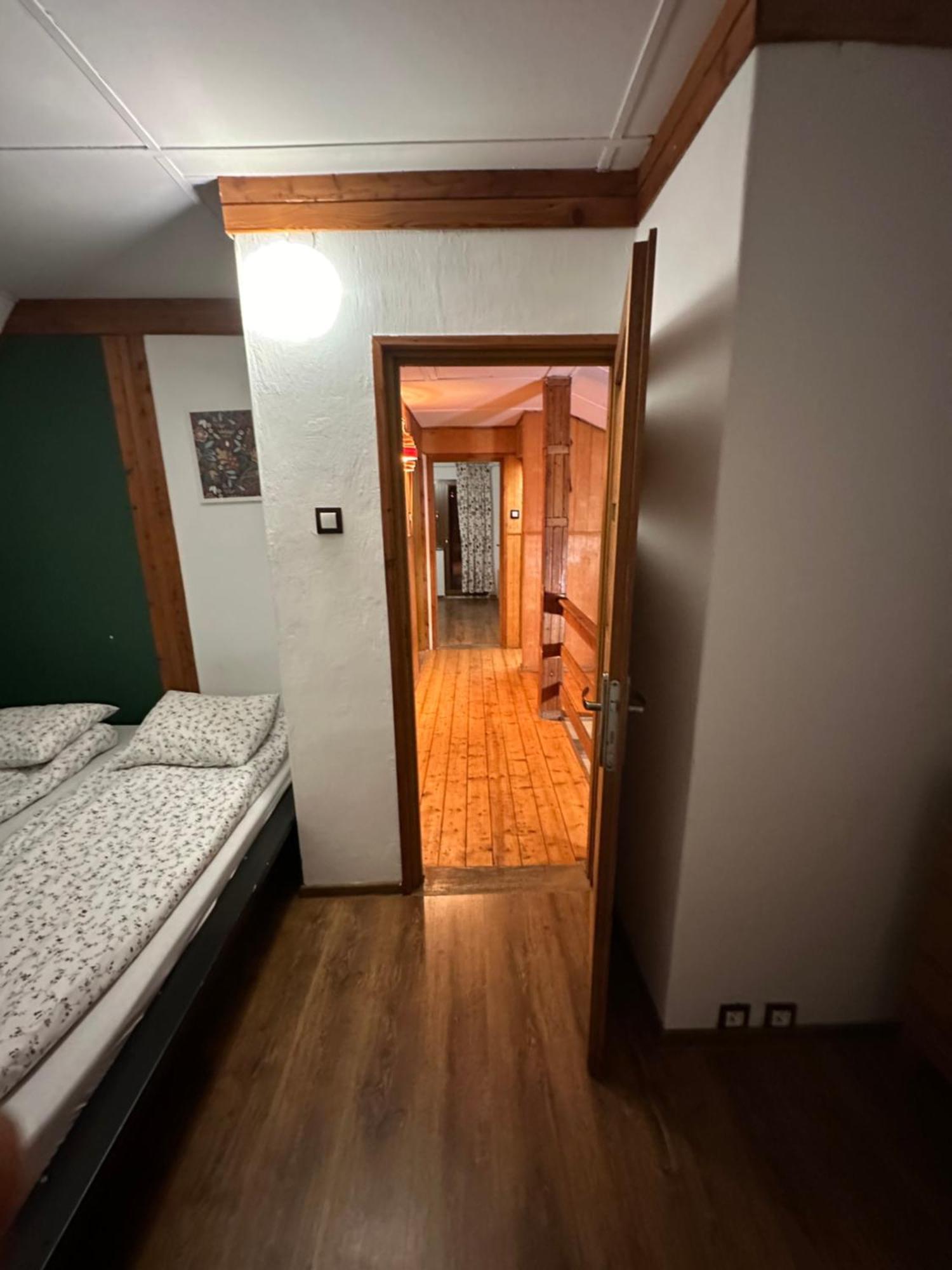 Jozka Chata Max 15 Os Sauna Jacuzzi Porąbka Eksteriør billede